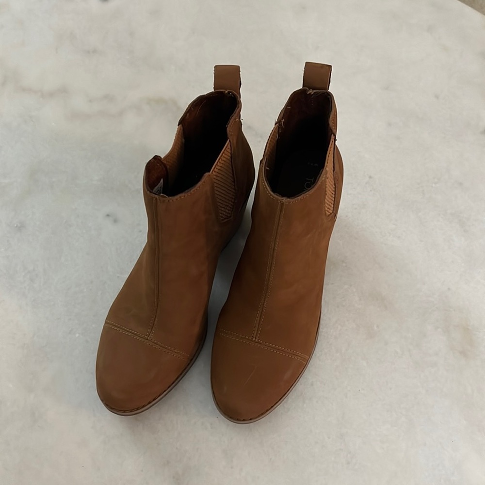 BRAND NEW Toms Brown Ankle Boots